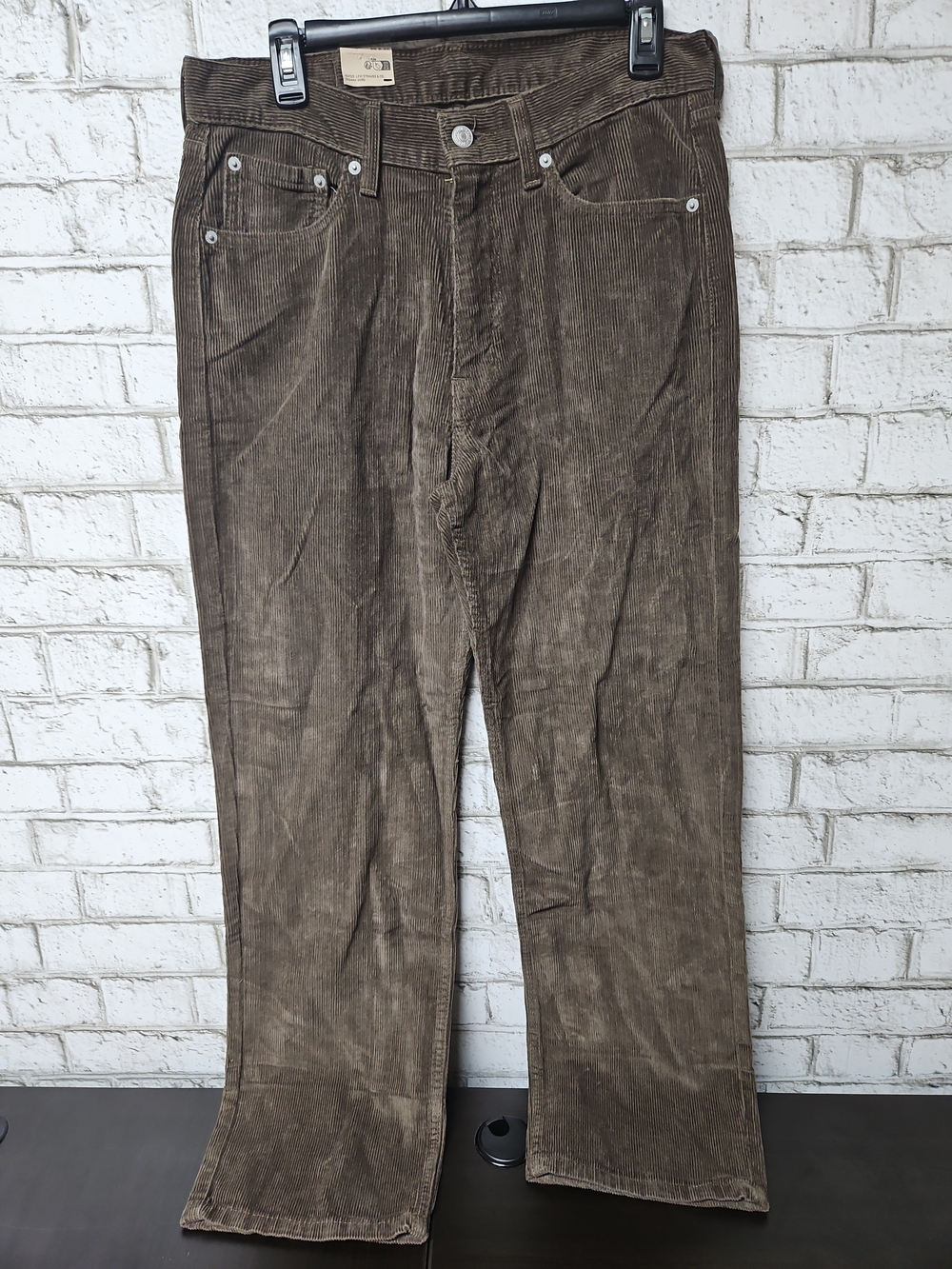 Levi's Men's 565 Brown Corduroy Pants Wide Leg Size 30x32 NWT